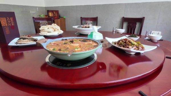 中国式现代化保康实践丨从“羊肠小道”到“振兴动脉” 保康路民共富图景渐浓农家乐